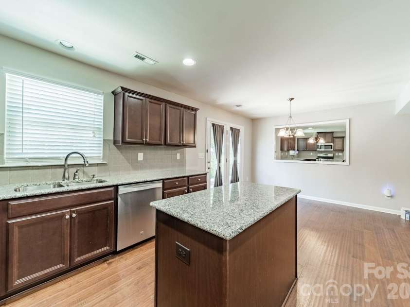 1829 Evergreen Drive, Charlotte, NC 28208.  MLS# CAR4416716, YatesRealty ID 37644. 