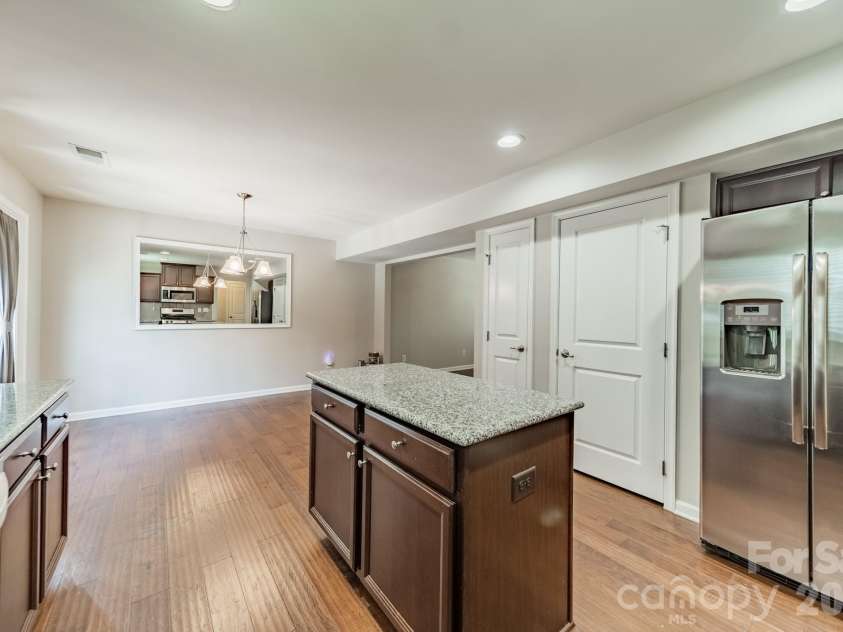 1829 Evergreen Drive, Charlotte, NC 28208.  MLS# CAR4416716, YatesRealty ID 37644. 