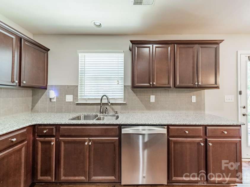 1829 Evergreen Drive, Charlotte, NC 28208.  MLS# CAR4416716, YatesRealty ID 37644. 