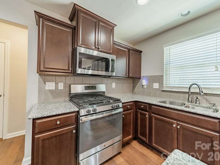 1829 Evergreen Drive, Charlotte, NC 28208.  MLS# CAR4416716, YatesRealty ID 37644. 