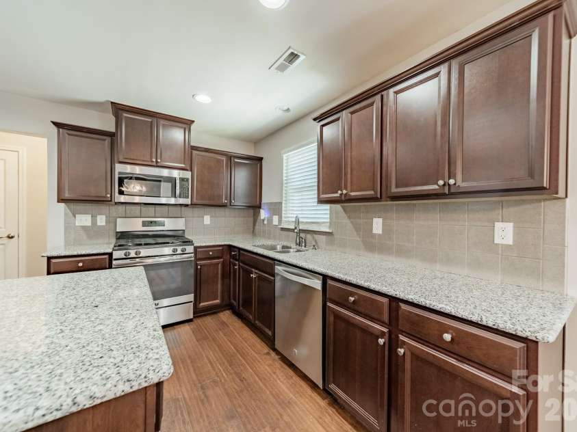 1829 Evergreen Drive, Charlotte, NC 28208.  MLS# CAR4416716, YatesRealty ID 37644. 