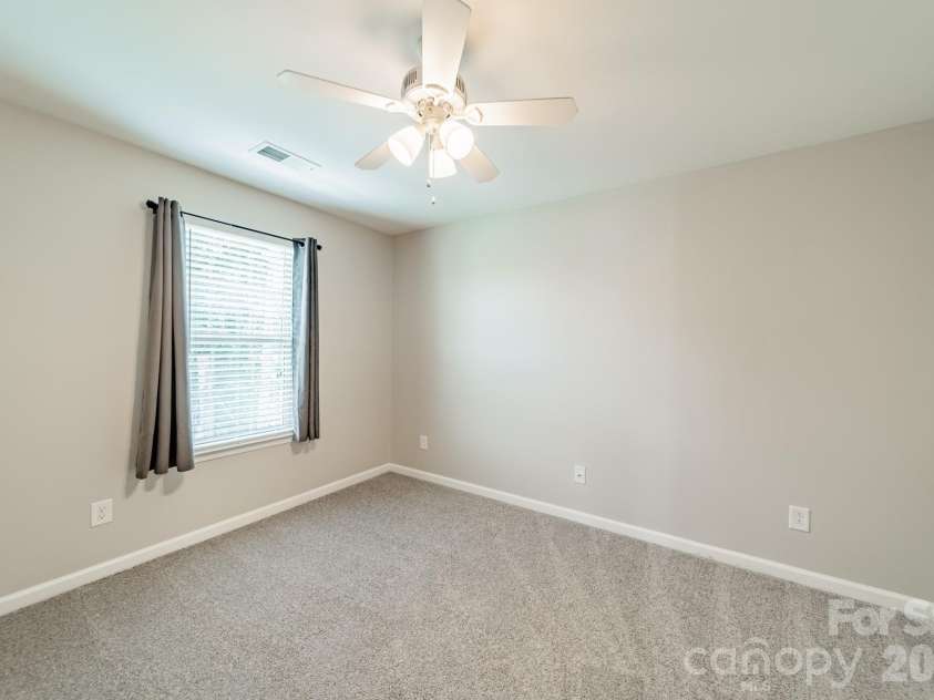 1829 Evergreen Drive, Charlotte, NC 28208.  MLS# CAR4416716, YatesRealty ID 37644. 