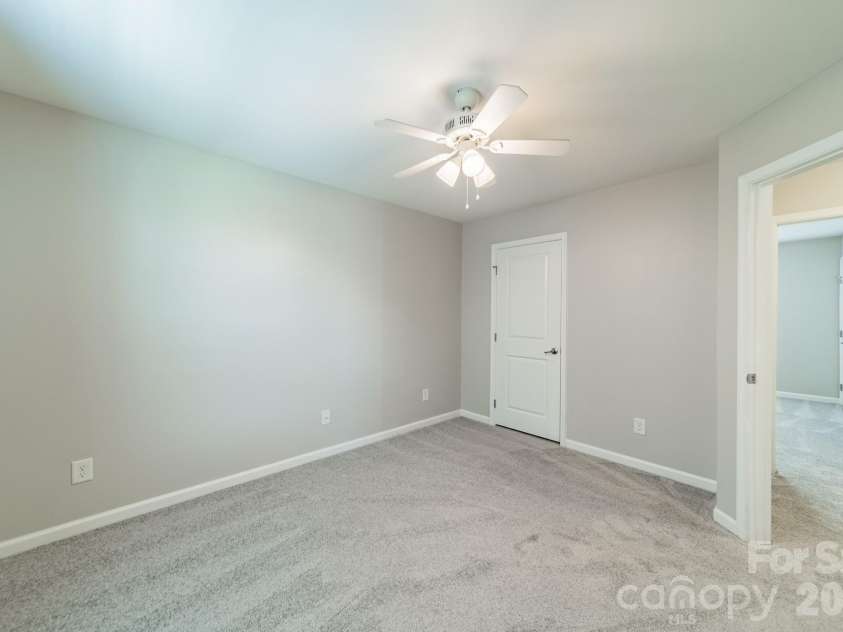 1829 Evergreen Drive, Charlotte, NC 28208.  MLS# CAR4416716, YatesRealty ID 37644. 