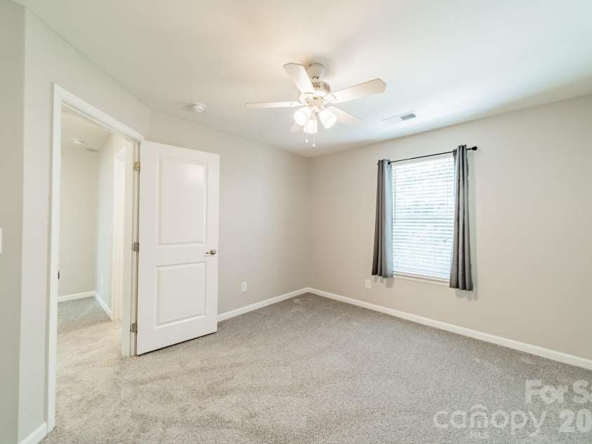 1829 Evergreen Drive, Charlotte, NC 28208.  MLS# CAR4416716, YatesRealty ID 37644. 