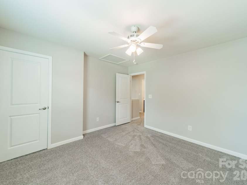 1829 Evergreen Drive, Charlotte, NC 28208.  MLS# CAR4416716, YatesRealty ID 37644. 