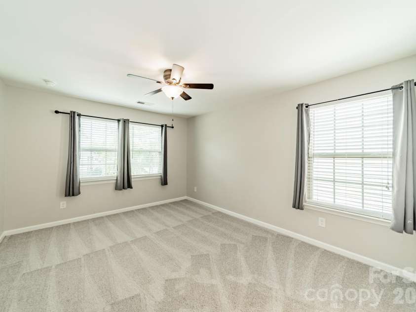 1829 Evergreen Drive, Charlotte, NC 28208.  MLS# CAR4416716, YatesRealty ID 37644. 