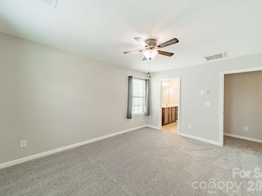 1829 Evergreen Drive, Charlotte, NC 28208.  MLS# CAR4416716, YatesRealty ID 37644. 