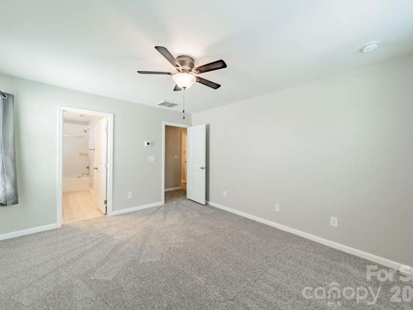 1829 Evergreen Drive, Charlotte, NC 28208.  MLS# CAR4416716, YatesRealty ID 37644. 