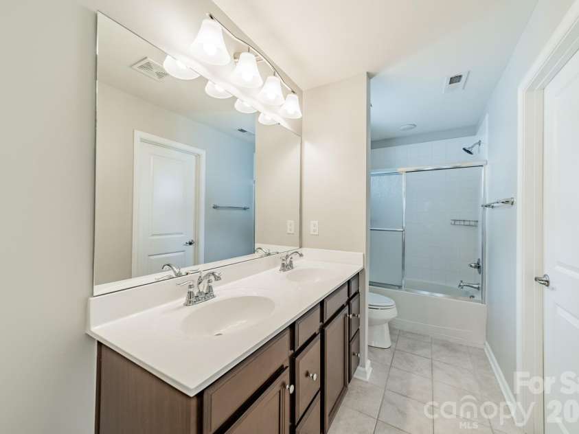 1829 Evergreen Drive, Charlotte, NC 28208.  MLS# CAR4416716, YatesRealty ID 37644. 