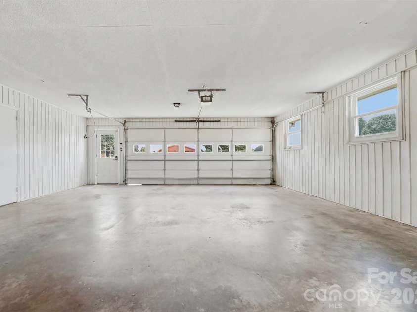 8604 Old NC 10 Highway, Hickory, NC 28602.  MLS# CAR4402129, YatesRealty ID 37646. 