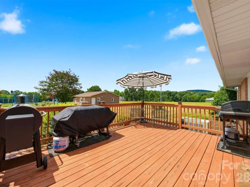8604 Old NC 10 Highway, Hickory, NC 28602.  MLS# CAR4402129, YatesRealty ID 37646. 