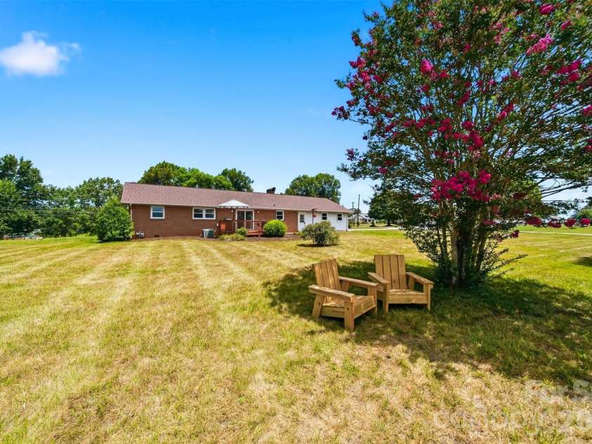 8604 Old NC 10 Highway, Hickory, NC 28602.  MLS# CAR4402129, YatesRealty ID 37646. 