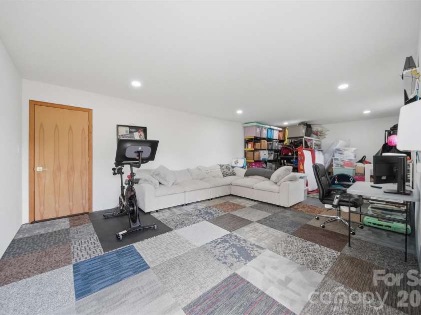 8604 Old NC 10 Highway, Hickory, NC 28602.  MLS# CAR4402129, YatesRealty ID 37646. 
