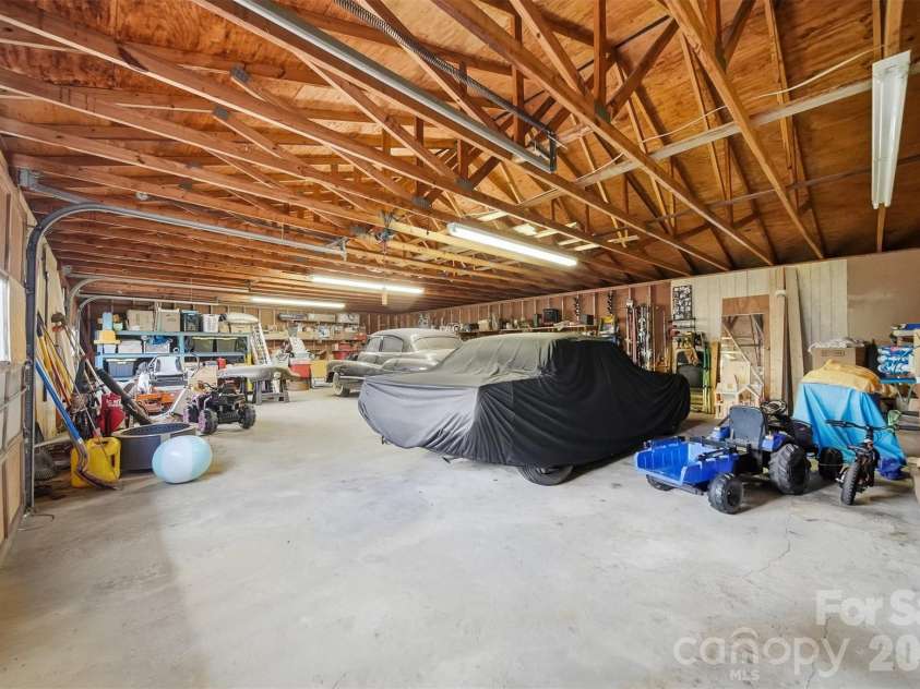 8604 Old NC 10 Highway, Hickory, NC 28602.  MLS# CAR4402129, YatesRealty ID 37646. 