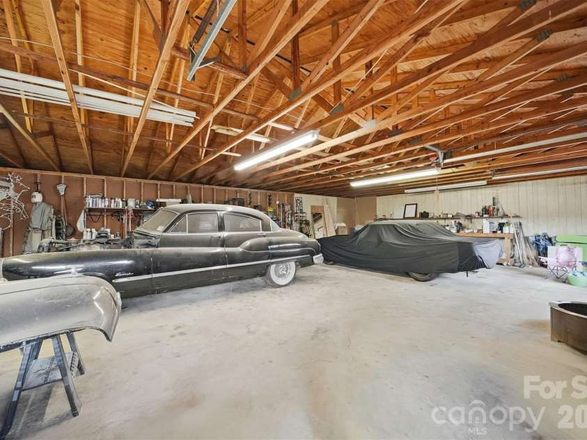 8604 Old NC 10 Highway, Hickory, NC 28602.  MLS# CAR4402129, YatesRealty ID 37646. 