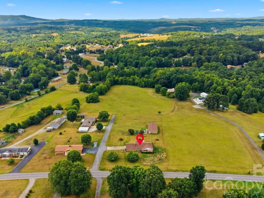 8604 Old NC 10 Highway, Hickory, NC 28602.  MLS# CAR4402129, YatesRealty ID 37646. 