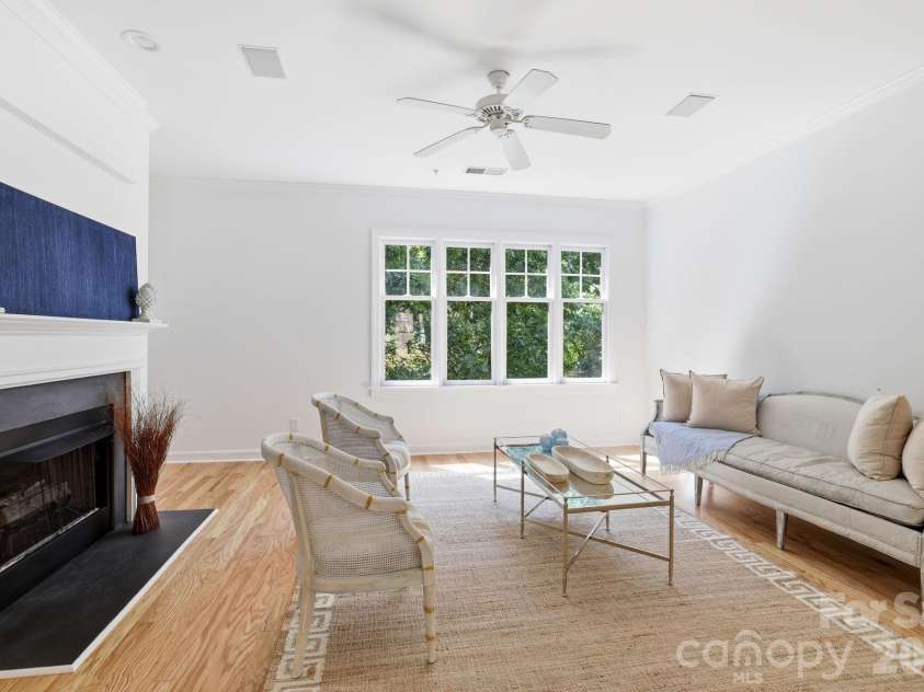 4703 Hill View Drive, Charlotte, NC 28210.  MLS# CAR4399865, YatesRealty ID 37647. 