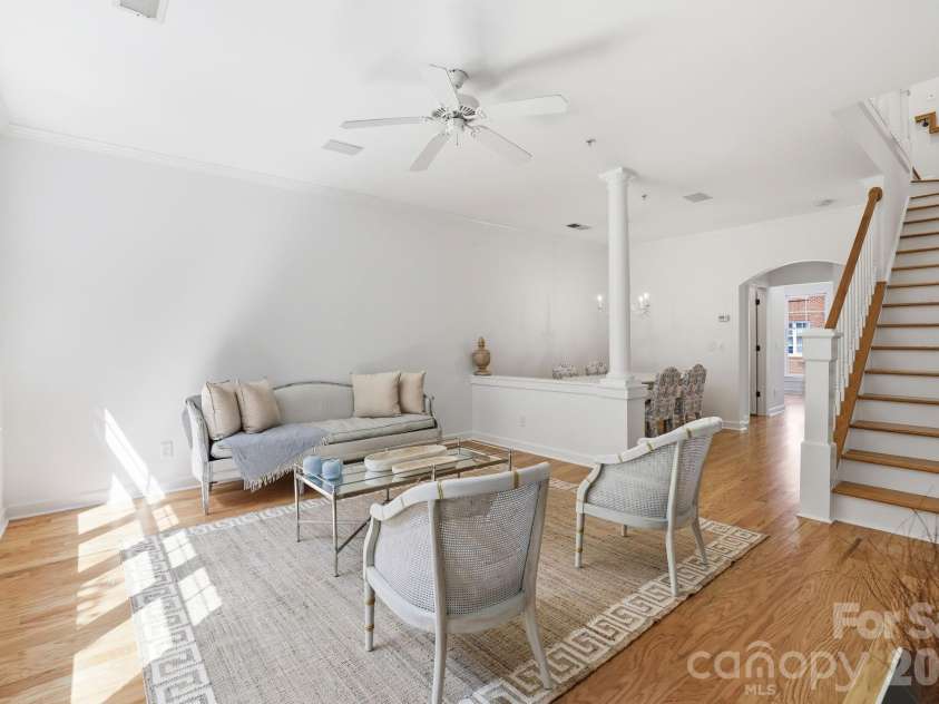 4703 Hill View Drive, Charlotte, NC 28210.  MLS# CAR4399865, YatesRealty ID 37647. 
