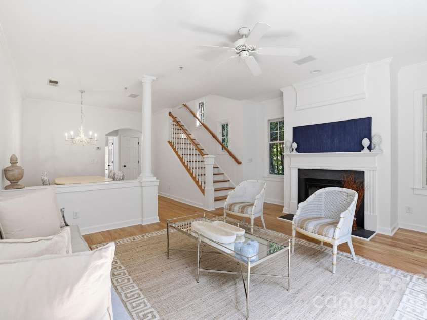 4703 Hill View Drive, Charlotte, NC 28210.  MLS# CAR4399865, YatesRealty ID 37647. 