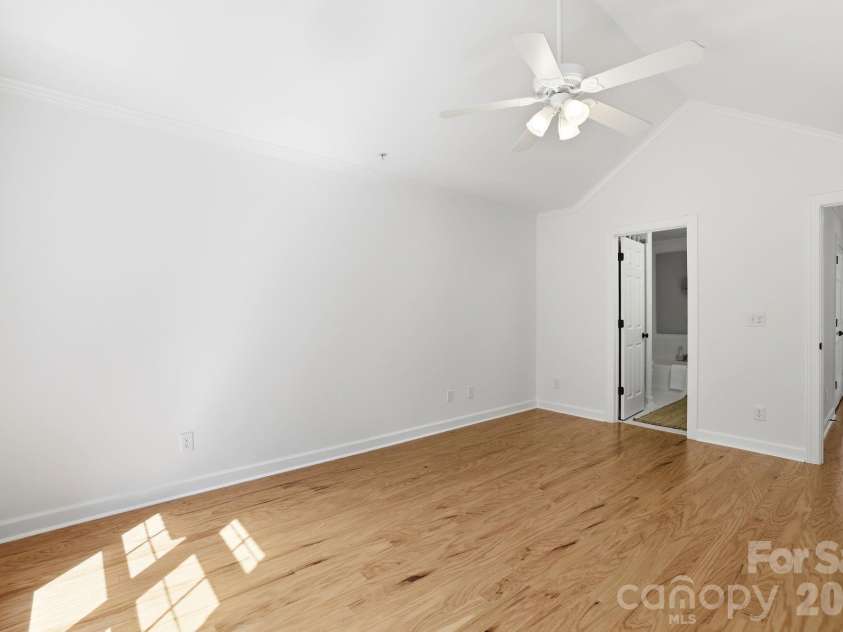 4703 Hill View Drive, Charlotte, NC 28210.  MLS# CAR4399865, YatesRealty ID 37647. 