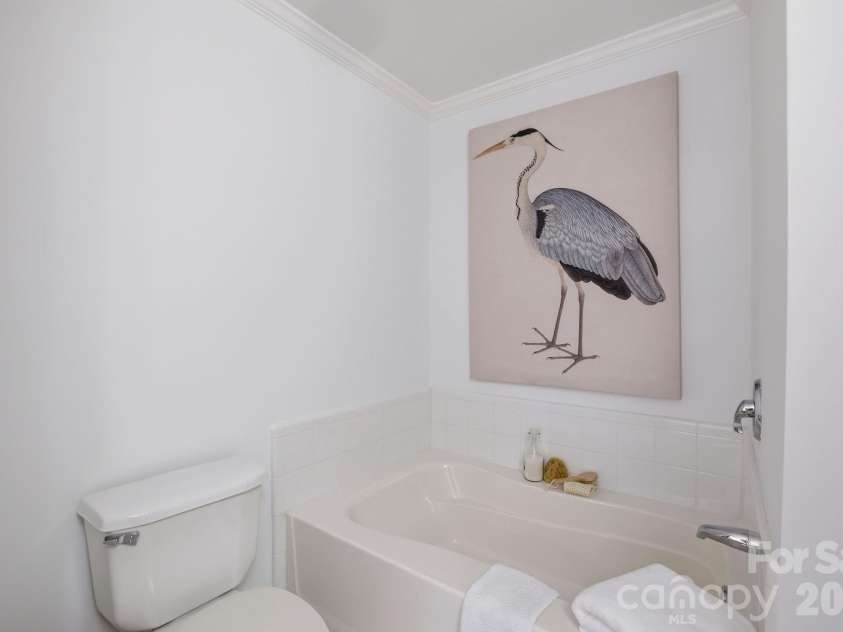 4703 Hill View Drive, Charlotte, NC 28210.  MLS# CAR4399865, YatesRealty ID 37647. 
