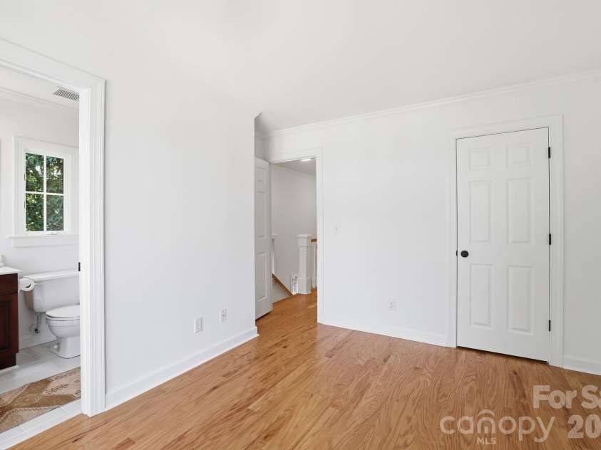 4703 Hill View Drive, Charlotte, NC 28210.  MLS# CAR4399865, YatesRealty ID 37647. 