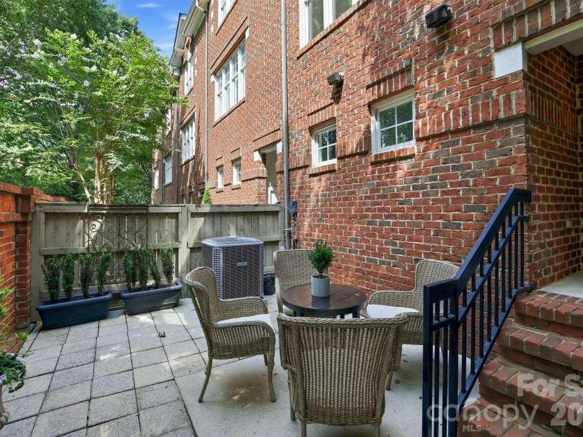 4703 Hill View Drive, Charlotte, NC 28210.  MLS# CAR4399865, YatesRealty ID 37647. 