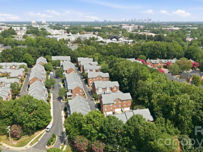 4703 Hill View Drive, Charlotte, NC 28210.  MLS# CAR4399865, YatesRealty ID 37647. 
