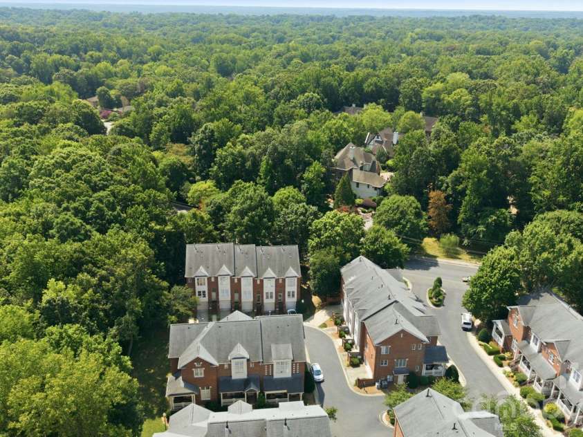 4703 Hill View Drive, Charlotte, NC 28210.  MLS# CAR4399865, YatesRealty ID 37647. 