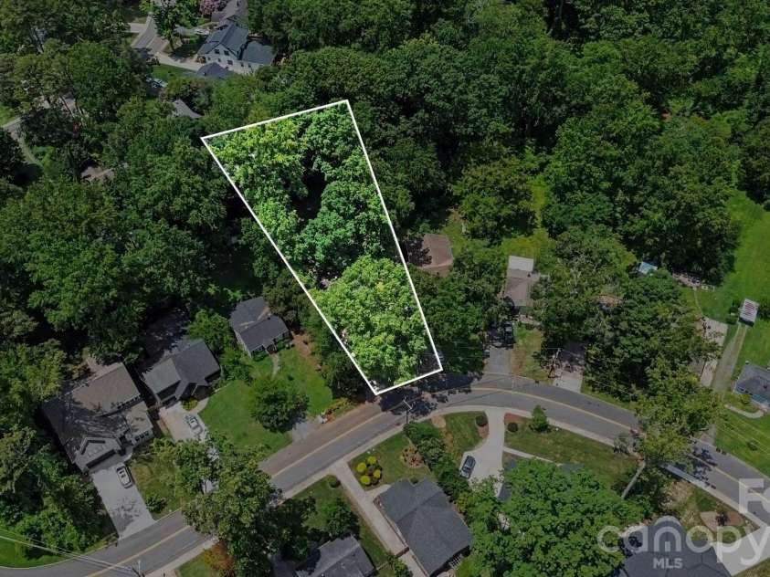 1819 Arnold Drive, Charlotte, NC 28205.  MLS# CAR4398901, YatesRealty ID 37648. 