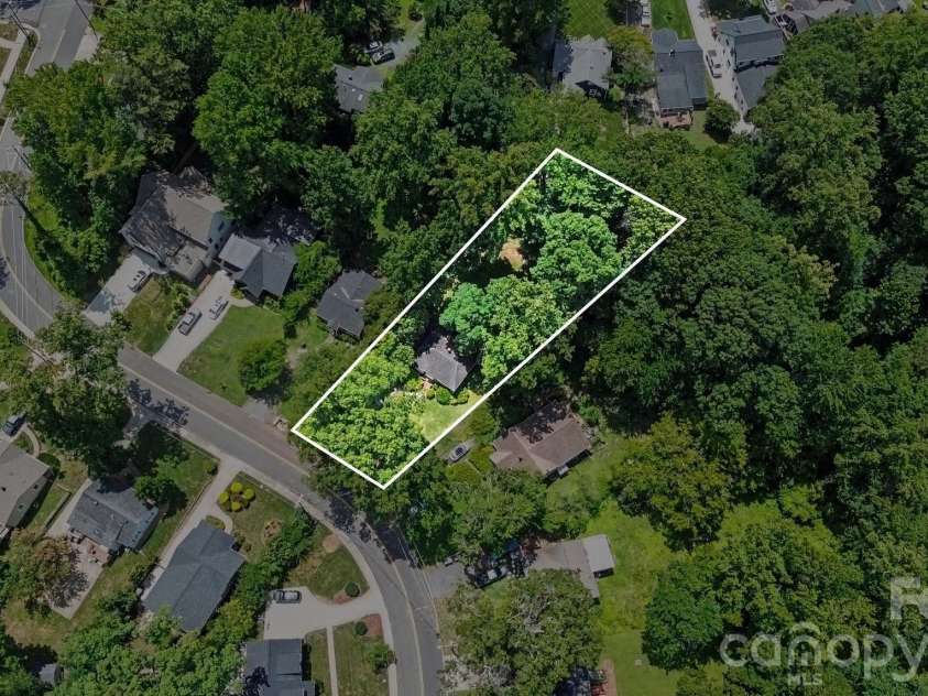 1819 Arnold Drive, Charlotte, NC 28205.  MLS# CAR4398901, YatesRealty ID 37648. 