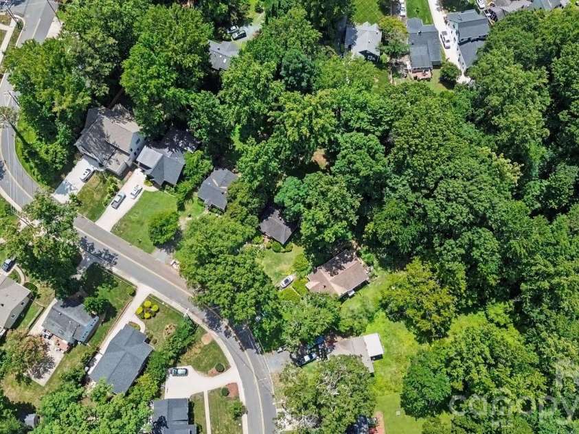 1819 Arnold Drive, Charlotte, NC 28205.  MLS# CAR4398901, YatesRealty ID 37648. 