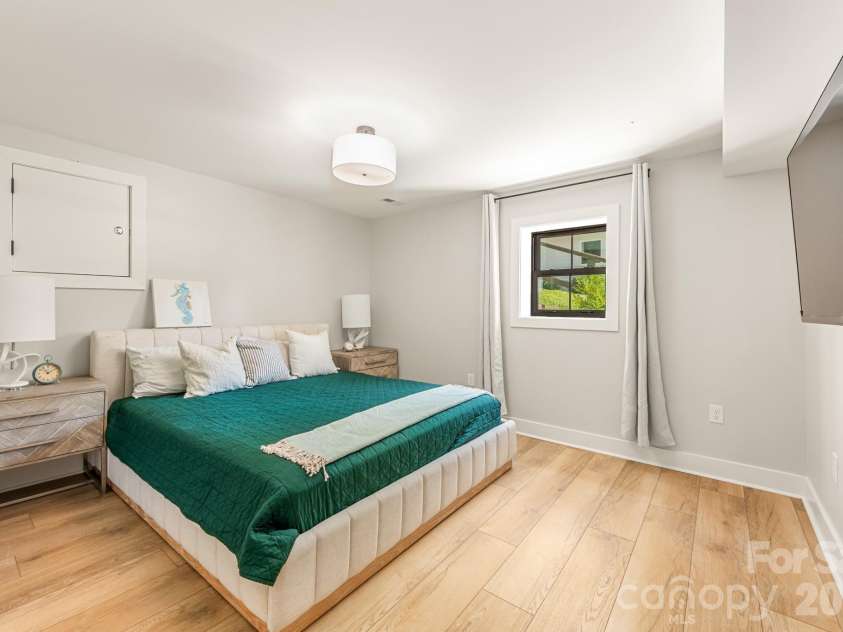 445 Sundown Road, Mooresville, NC 28117.  MLS# CAR4389799, YatesRealty ID 37649. Back bedroom