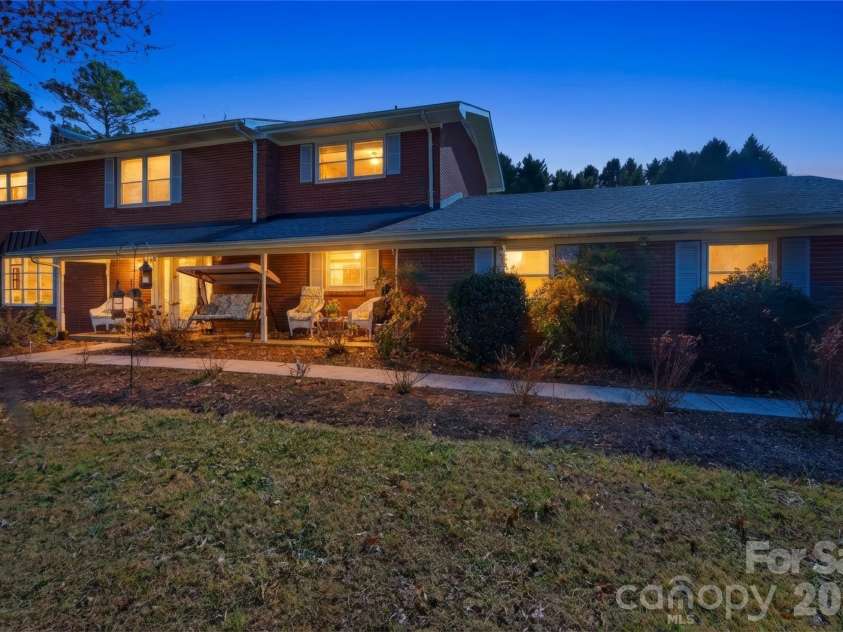 2534 44th Avenue, Hickory, NC 28601.  MLS# CAR4311264, YatesRealty ID 3765. 