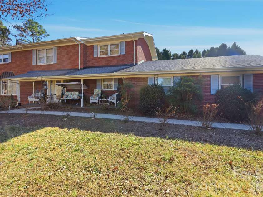 2534 44th Avenue, Hickory, NC 28601.  MLS# CAR4311264, YatesRealty ID 3765. 