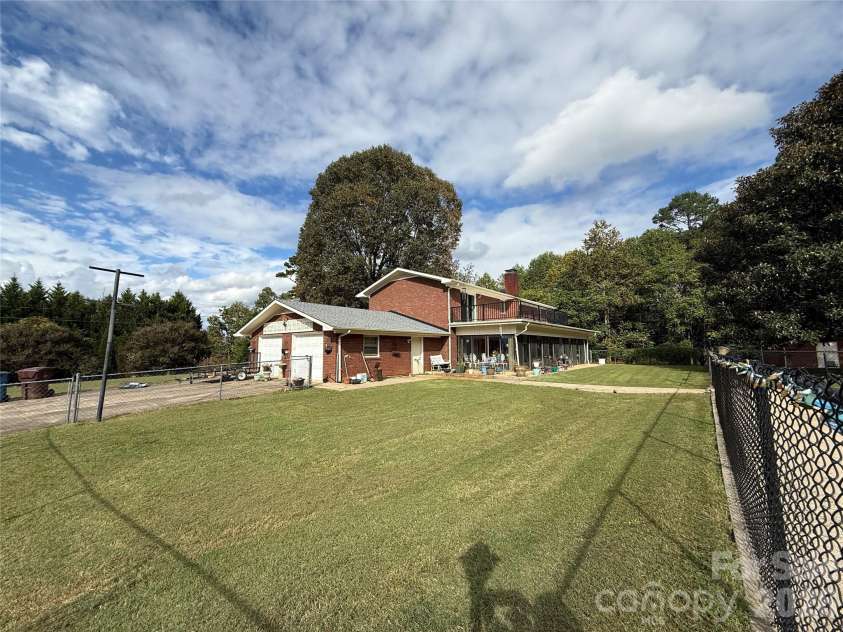 2534 44th Avenue, Hickory, NC 28601.  MLS# CAR4311264, YatesRealty ID 3765. 