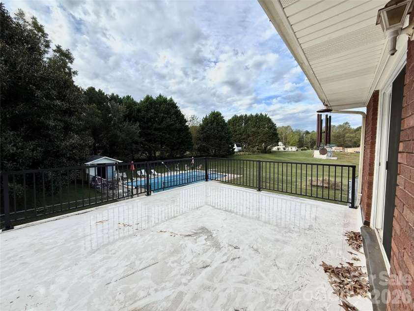 2534 44th Avenue, Hickory, NC 28601.  MLS# CAR4311264, YatesRealty ID 3765. 