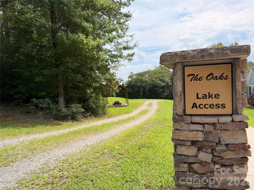 105 Wharf Lane, Statesville, NC 28677.  MLS# CAR4393153, YatesRealty ID 37650. 