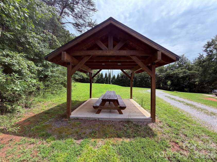 105 Wharf Lane, Statesville, NC 28677.  MLS# CAR4393153, YatesRealty ID 37650. 
