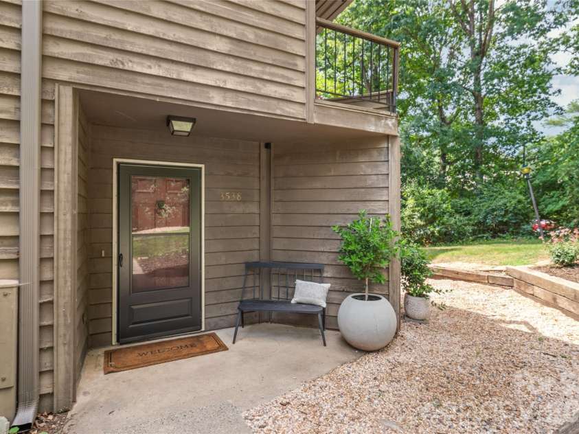3538 Colony Crossing Drive, Charlotte, NC 28226.  MLS# CAR4404083, YatesRealty ID 37651. 