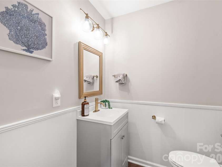 3538 Colony Crossing Drive, Charlotte, NC 28226.  MLS# CAR4404083, YatesRealty ID 37651. 