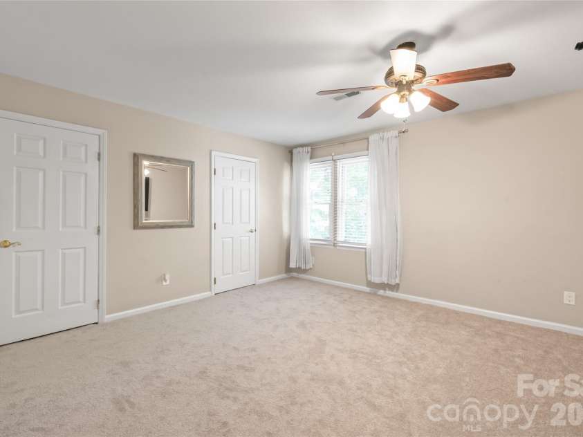 3538 Colony Crossing Drive, Charlotte, NC 28226.  MLS# CAR4404083, YatesRealty ID 37651. 