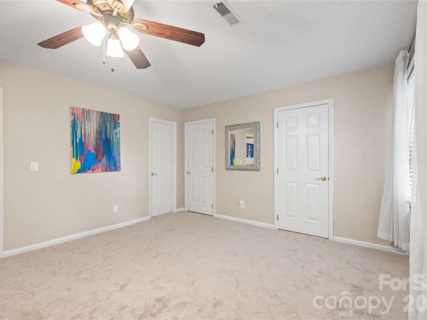 3538 Colony Crossing Drive, Charlotte, NC 28226.  MLS# CAR4404083, YatesRealty ID 37651. 