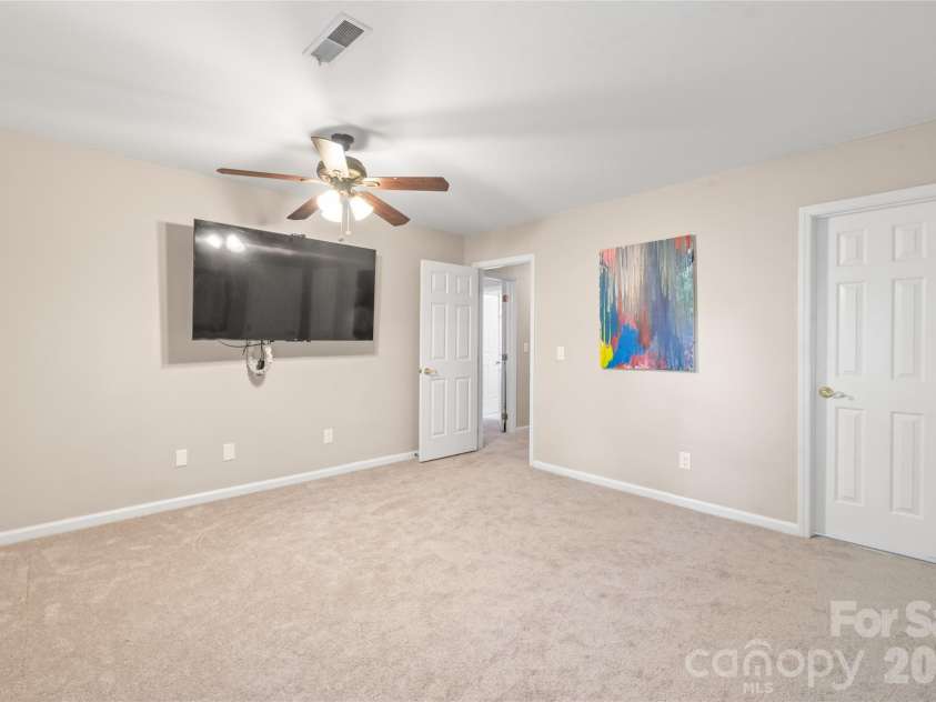 3538 Colony Crossing Drive, Charlotte, NC 28226.  MLS# CAR4404083, YatesRealty ID 37651. 