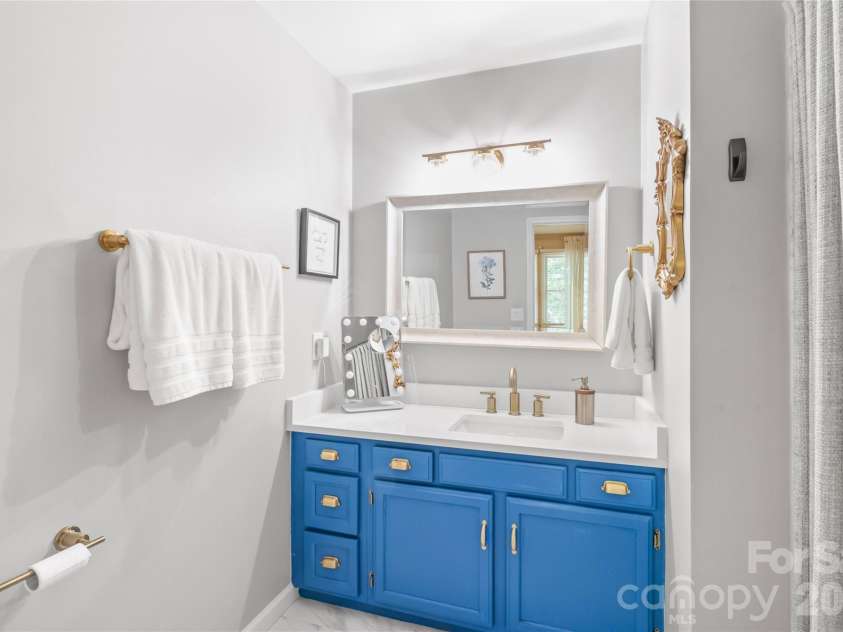 3538 Colony Crossing Drive, Charlotte, NC 28226.  MLS# CAR4404083, YatesRealty ID 37651. 