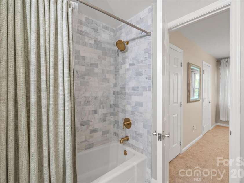 3538 Colony Crossing Drive, Charlotte, NC 28226.  MLS# CAR4404083, YatesRealty ID 37651. 