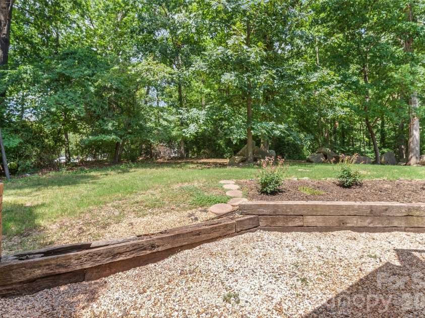 3538 Colony Crossing Drive, Charlotte, NC 28226.  MLS# CAR4404083, YatesRealty ID 37651. 