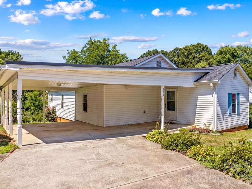 223 Nesbit Drive, Salisbury, NC 28147.  MLS# CAR4404104, YatesRealty ID 37654. 