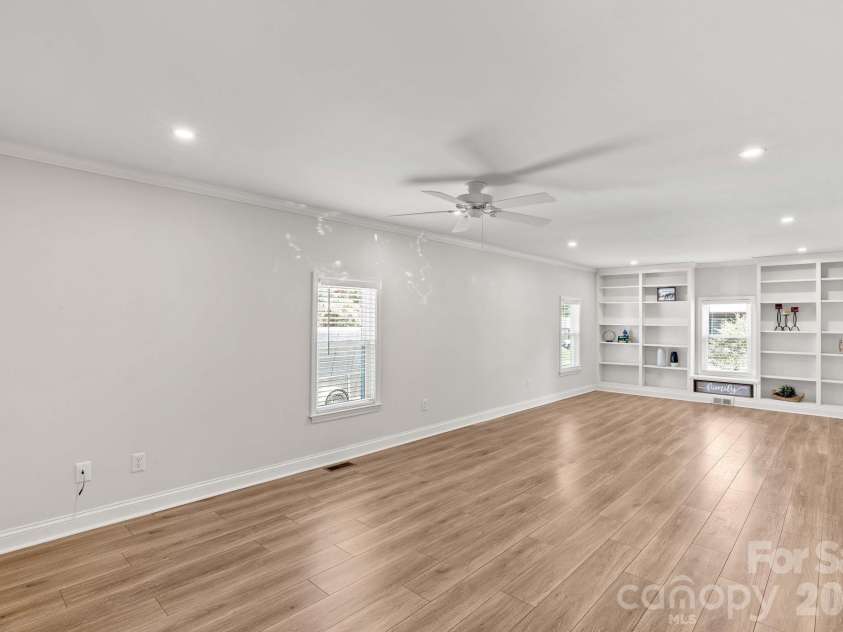 223 Nesbit Drive, Salisbury, NC 28147.  MLS# CAR4404104, YatesRealty ID 37654. 