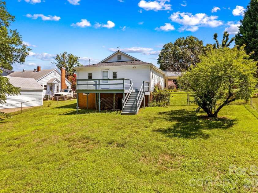 223 Nesbit Drive, Salisbury, NC 28147.  MLS# CAR4404104, YatesRealty ID 37654. 
